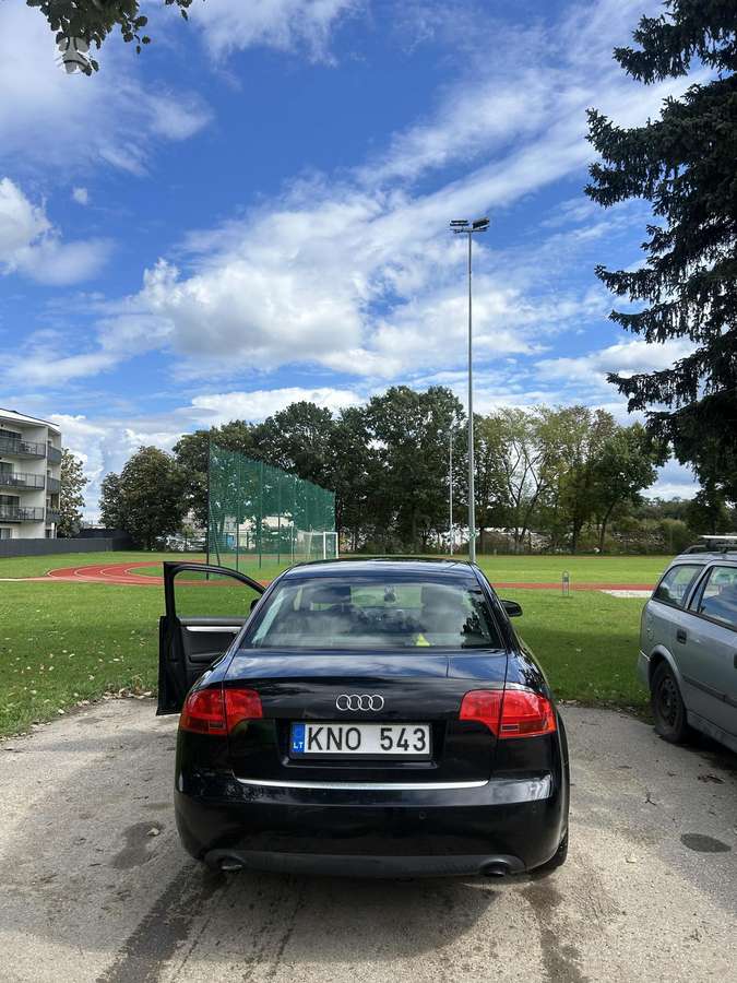 Audi A4, 2.5 l., Седан