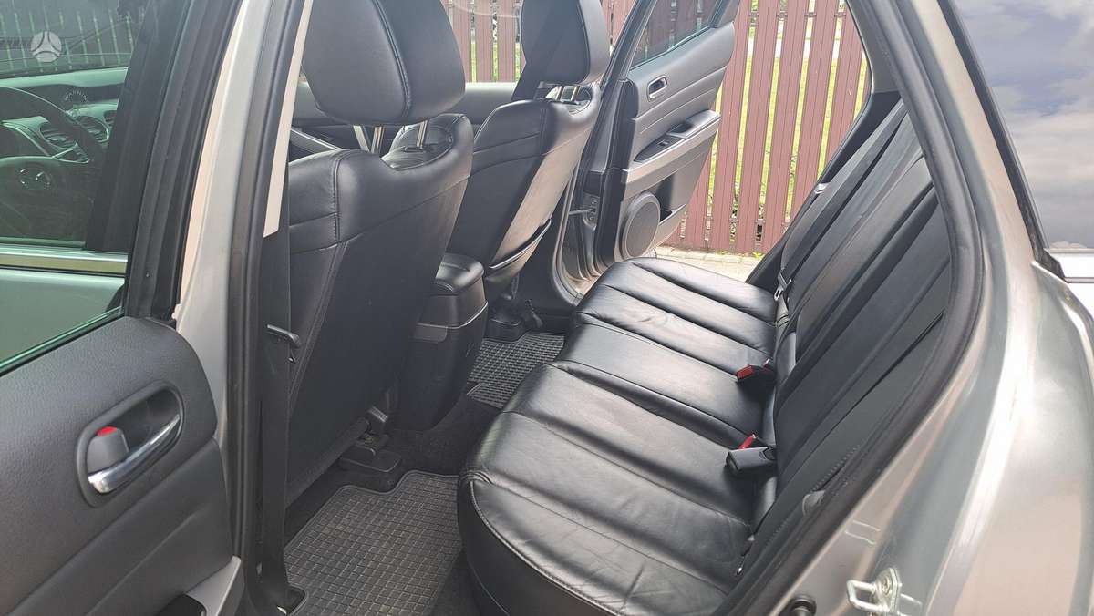 Mazda CX-7, 2.2 l., off-road / crossover