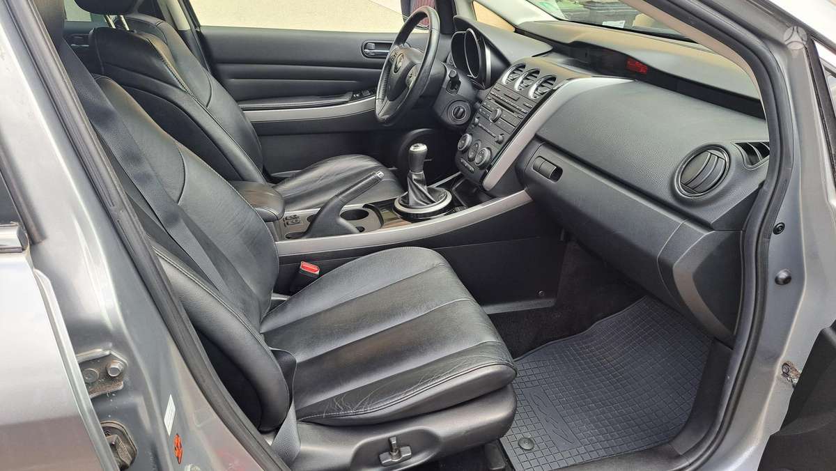Mazda CX-7, 2.2 l., off-road / crossover