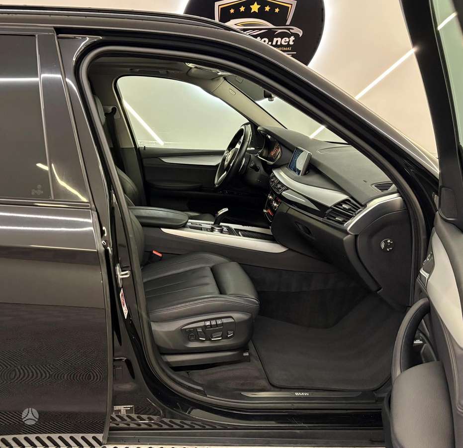 BMW X5, 2.0 l., off-road / crossover
