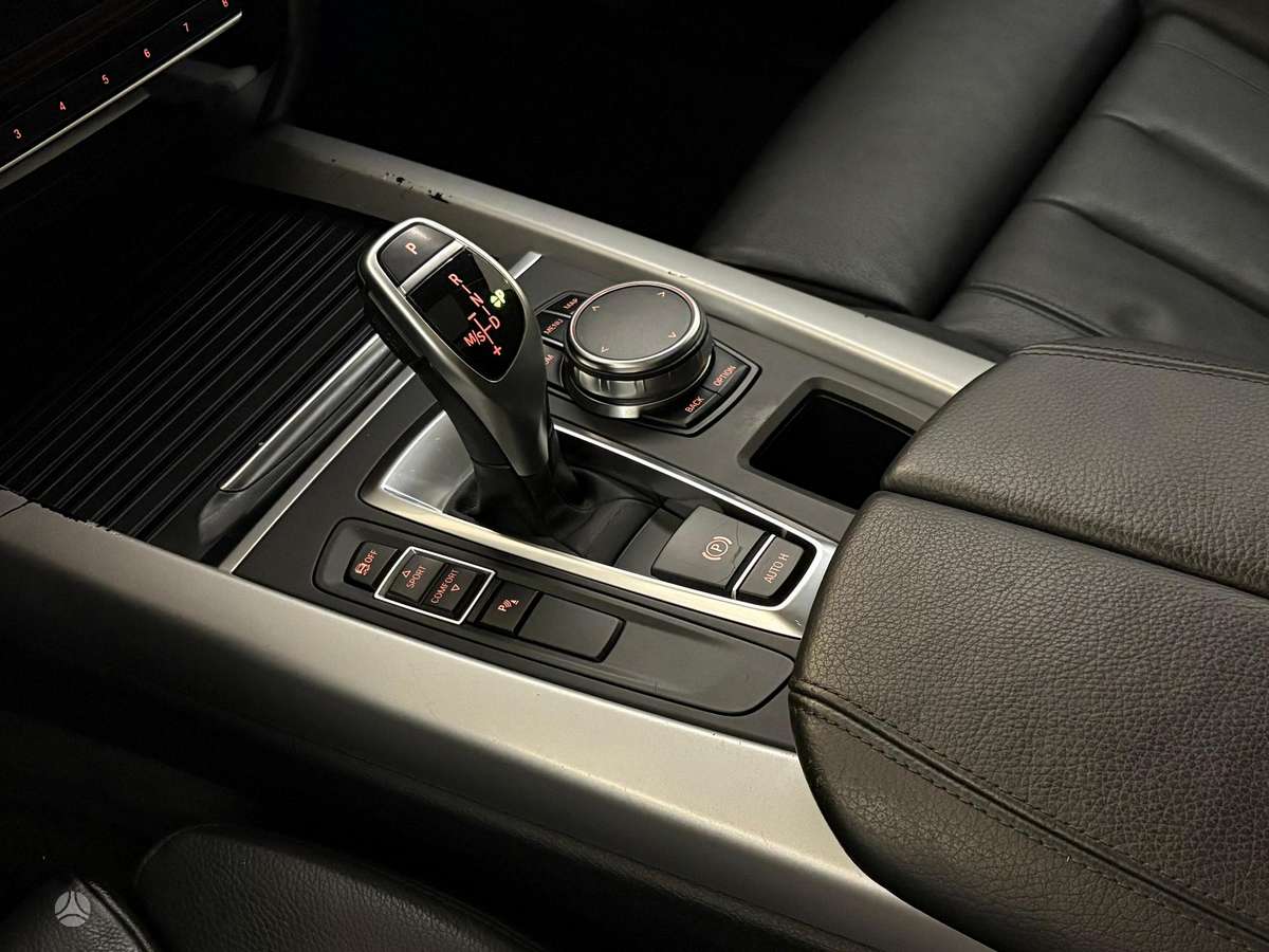 BMW X5, 2.0 l., off-road / crossover