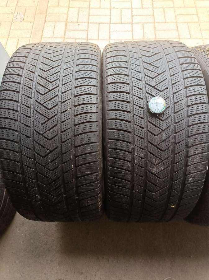 Pirelli, winter 325/35 R22