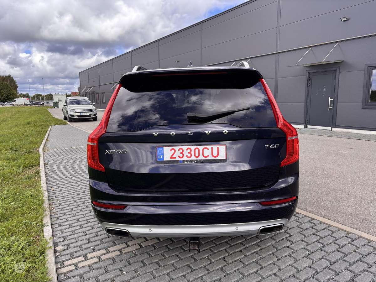 Volvo XC90, 2.0 l., off-road / crossover