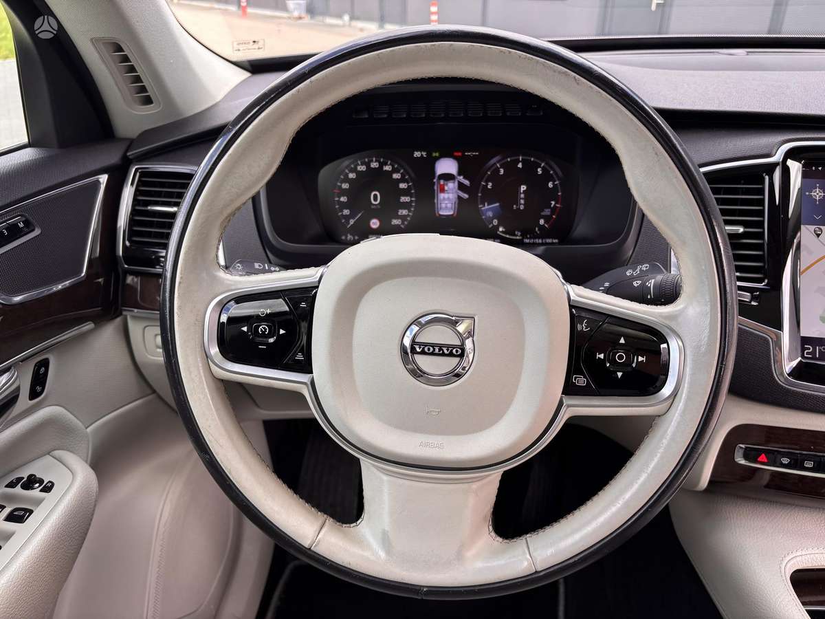 Volvo XC90, 2.0 l., off-road / crossover