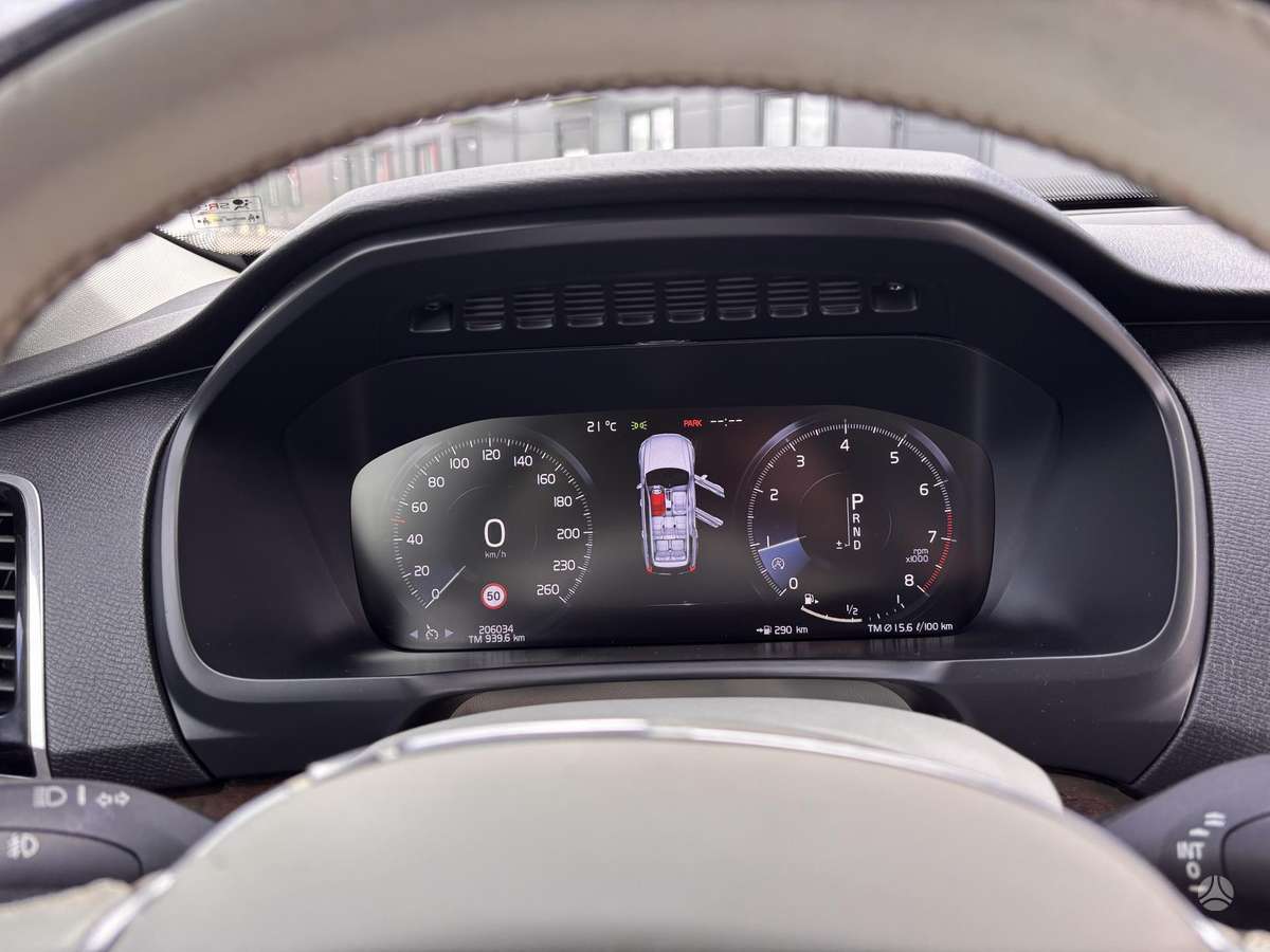 Volvo XC90, 2.0 l., off-road / crossover