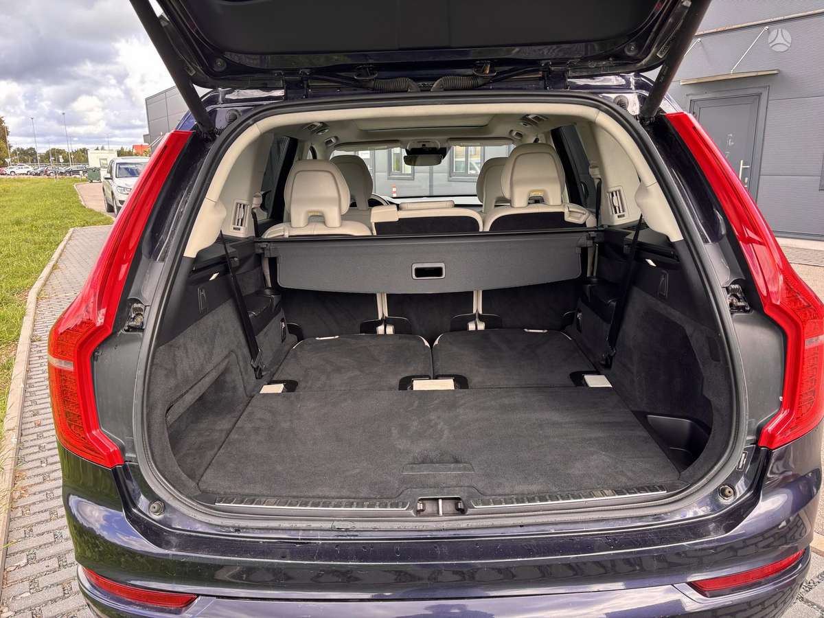 Volvo XC90, 2.0 l., off-road / crossover