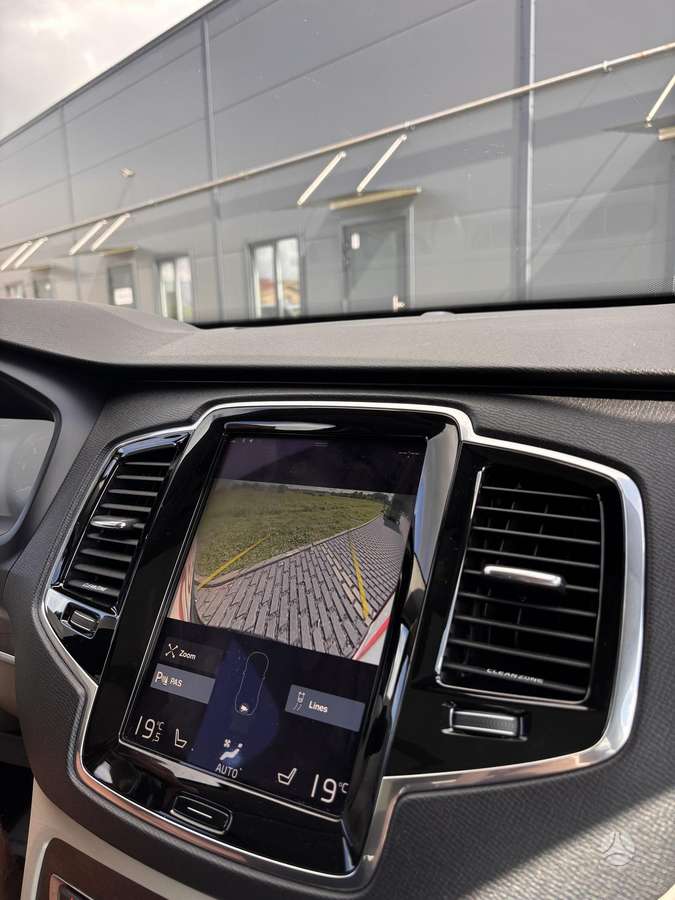 Volvo XC90, 2.0 l., off-road / crossover