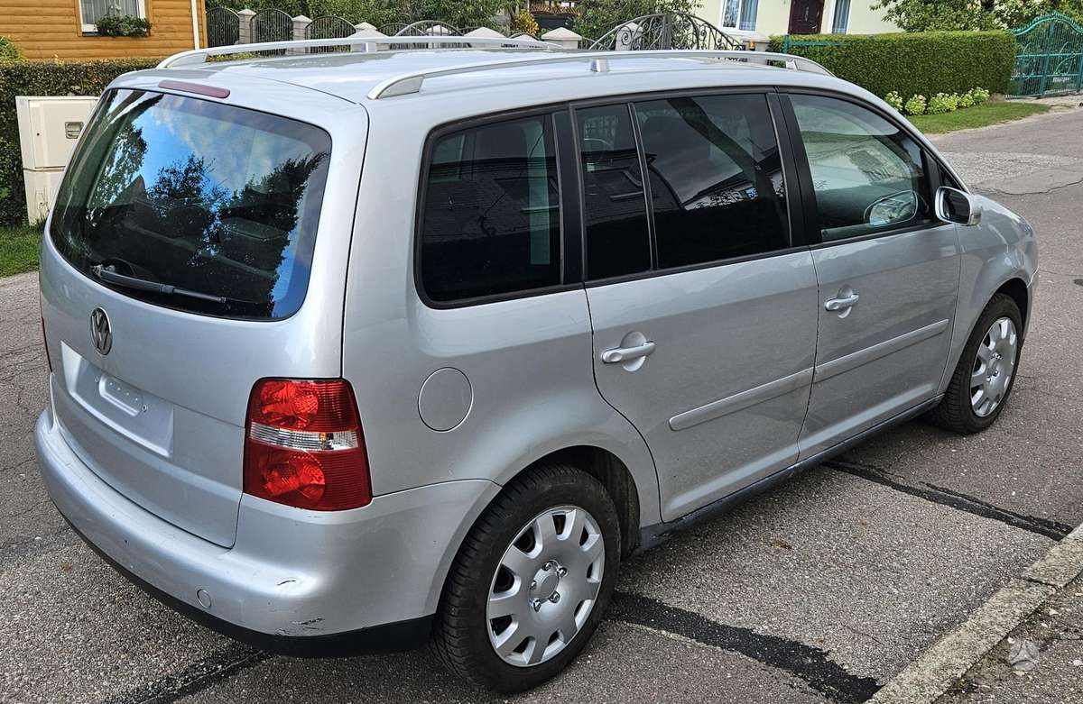 Volkswagen Touran - 3