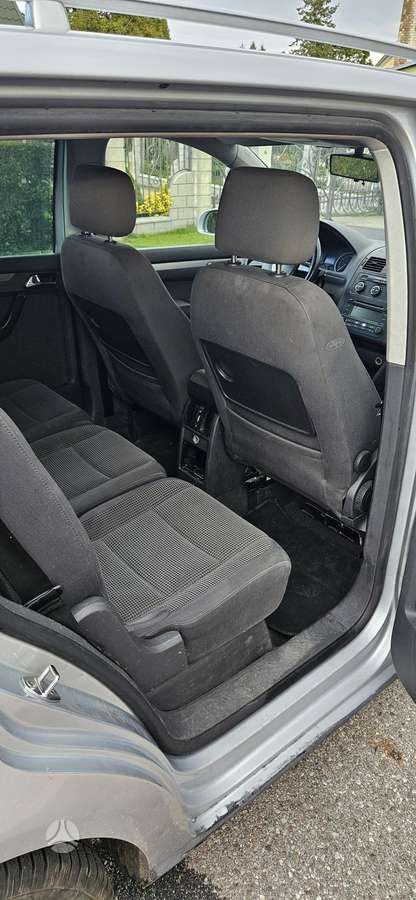 Volkswagen Touran - 6