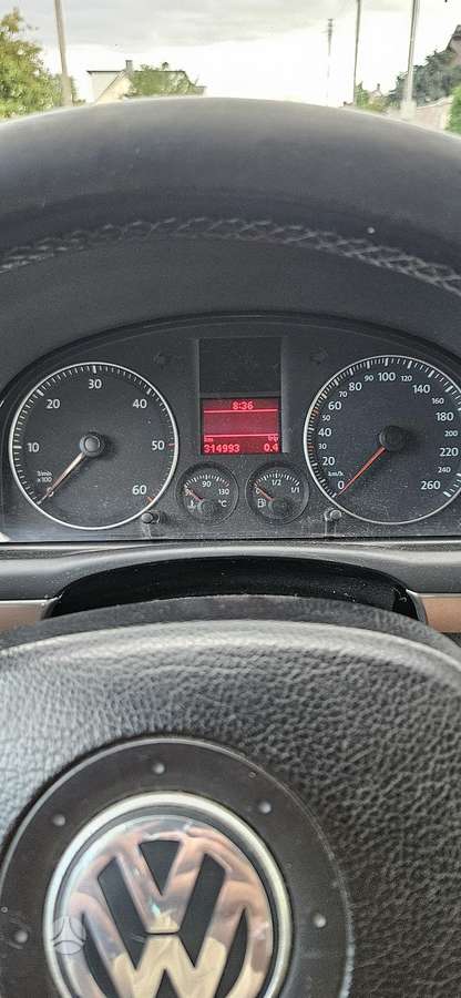 Volkswagen Touran - 9