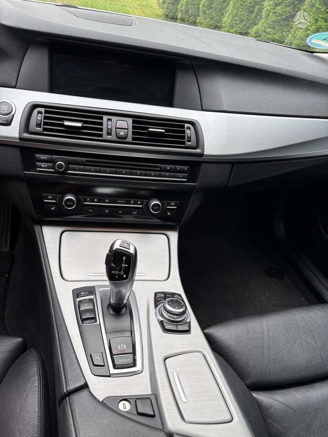 BMW 520, 2.0 l., Седан