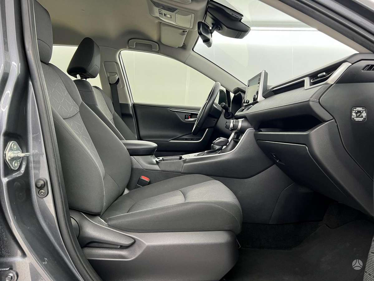 Toyota RAV4 - 6