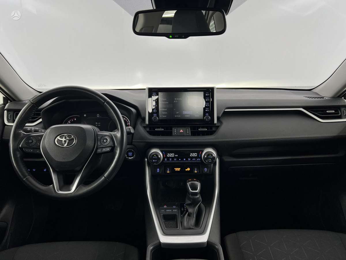 Toyota RAV4 - 8