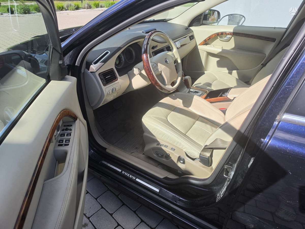 Volvo S80, 2.4 l., Седан