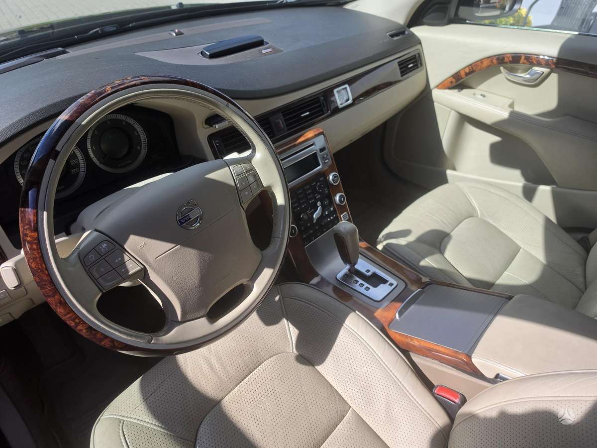 Volvo S80, 2.4 l., Седан