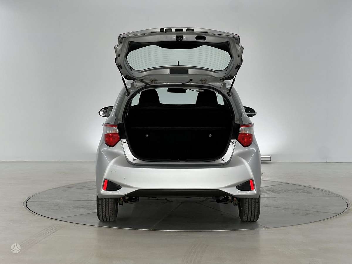 Toyota Yaris - 10