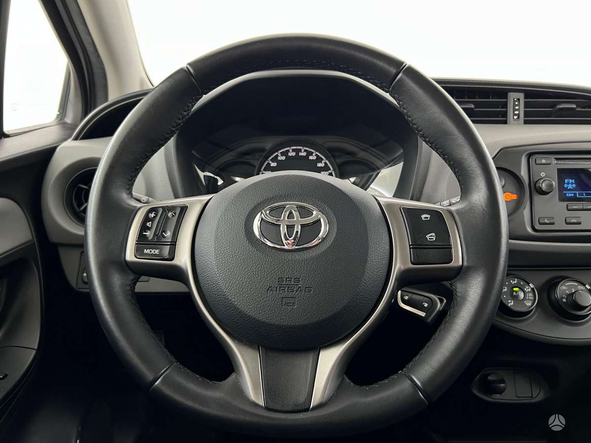 Toyota Yaris - 12
