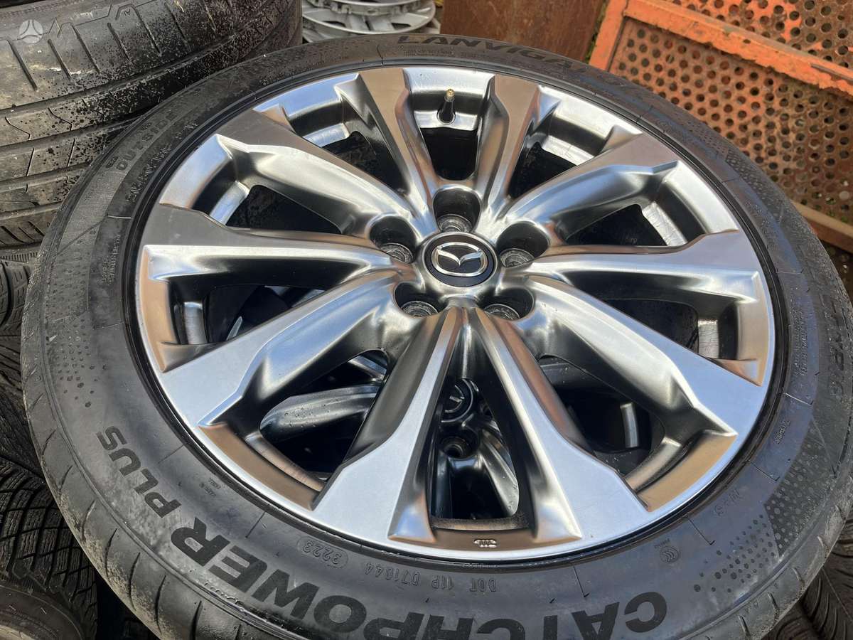 Mazda, lengvojo lydinio, R18