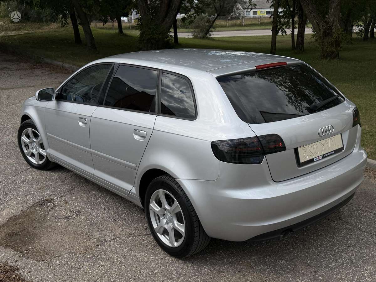 Audi A3, 1.6 l., hatchback