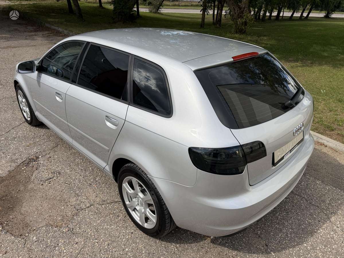 Audi A3, 1.6 l., hatchback