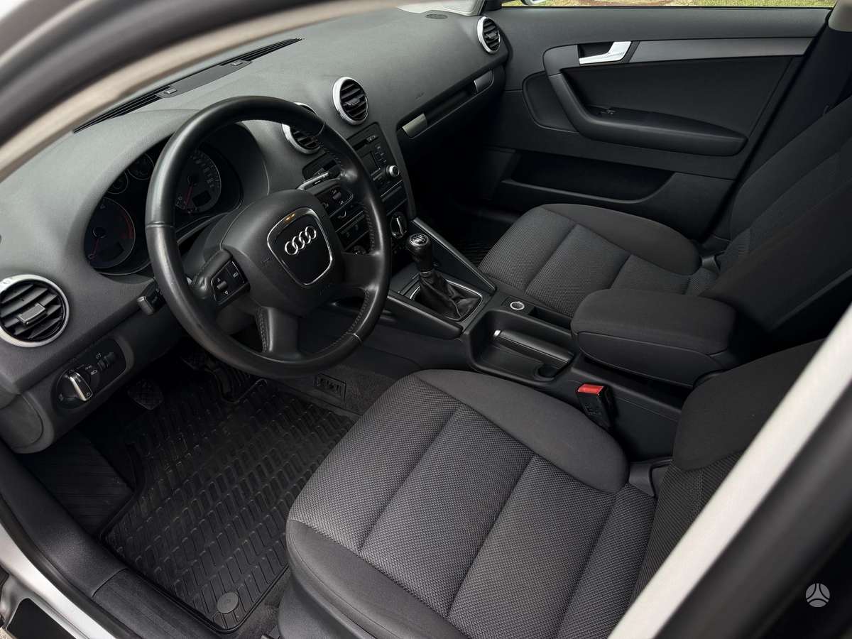 Audi A3, 1.6 l., hatchback