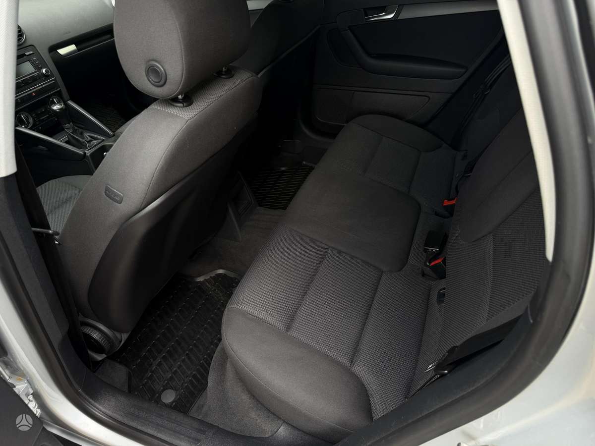 Audi A3, 1.6 l., hatchback