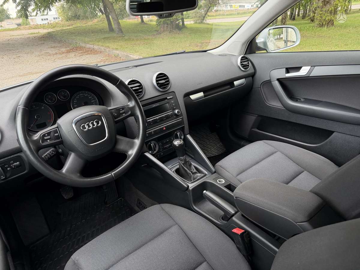 Audi A3, 1.6 l., hatchback
