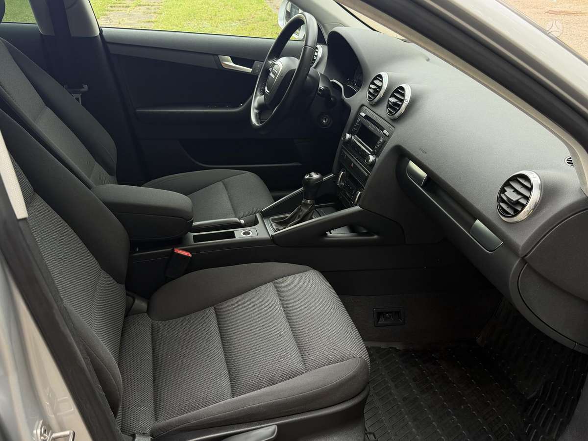 Audi A3, 1.6 l., hatchback