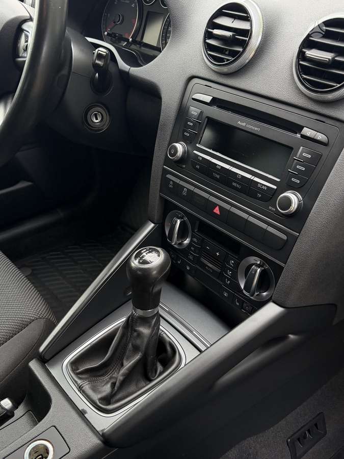 Audi A3, 1.6 l., hatchback