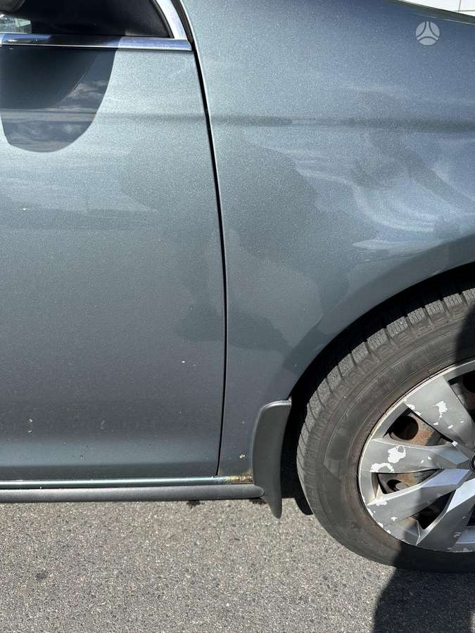 Volkswagen Golf - 6