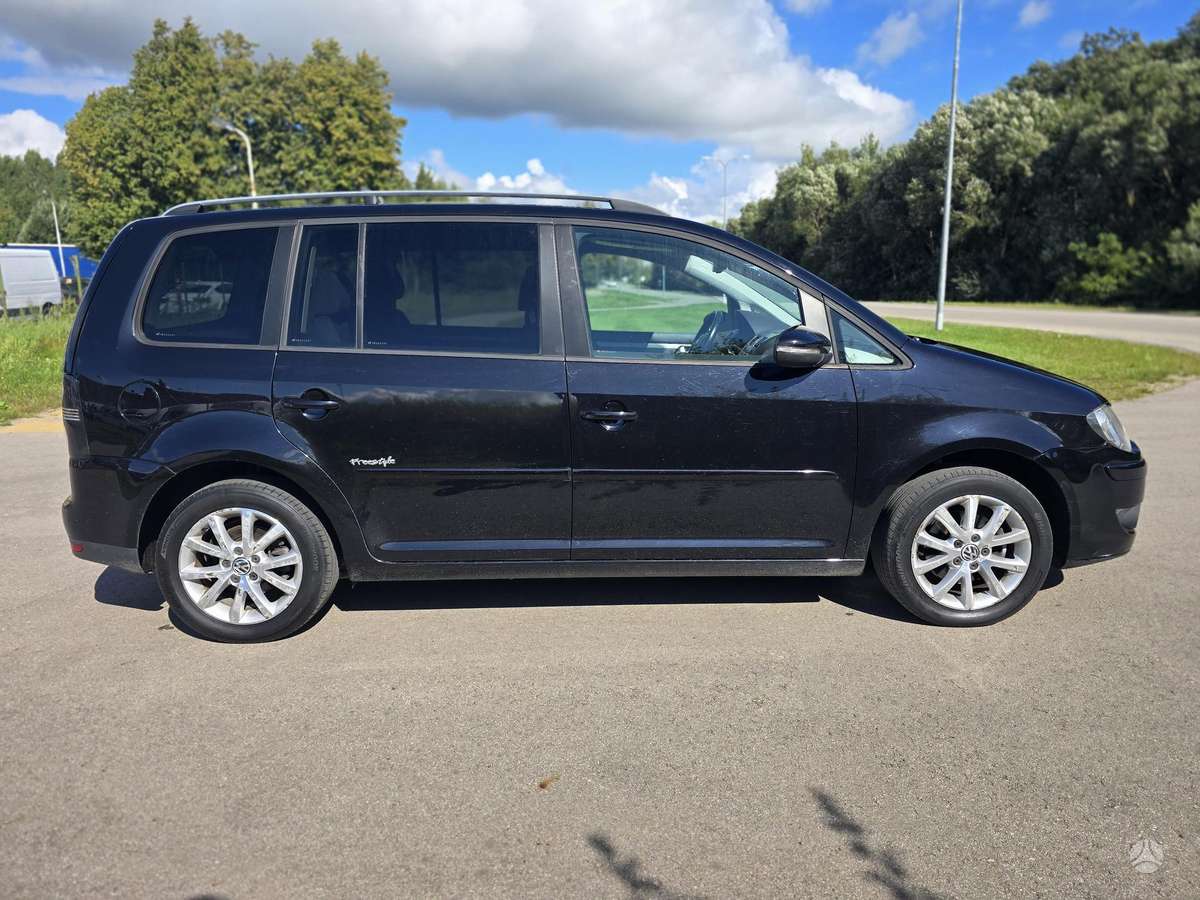 Volkswagen Touran - 5