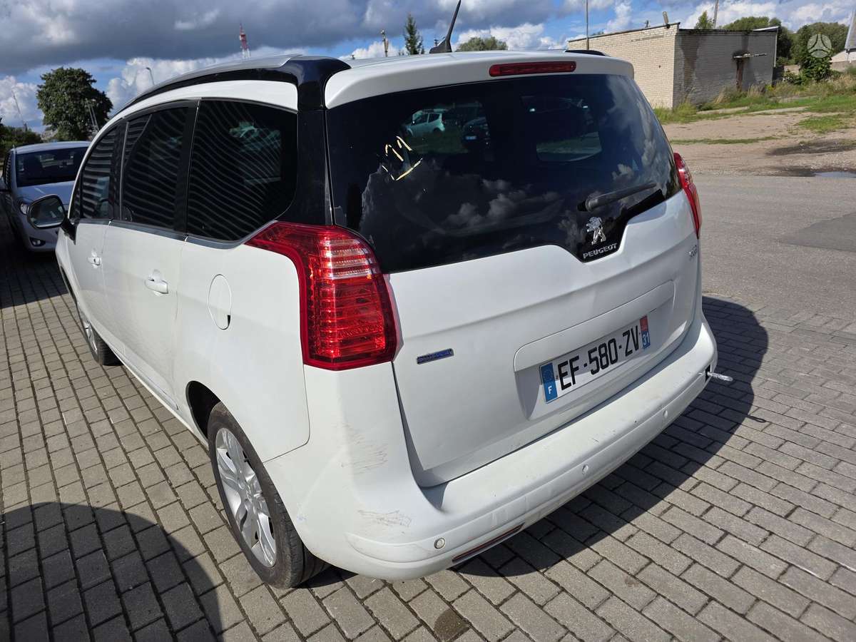 Peugeot 5008 - 3