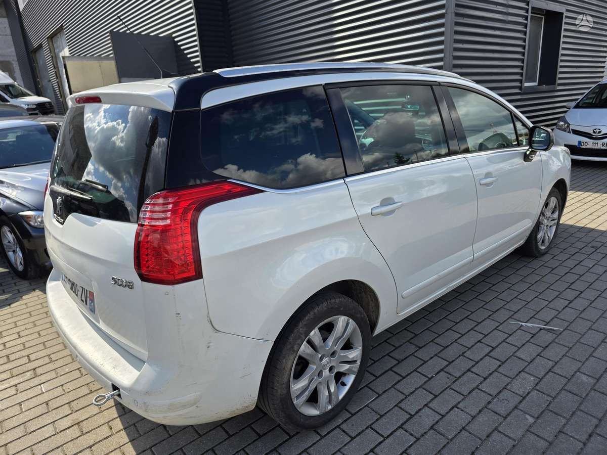 Peugeot 5008 - 5
