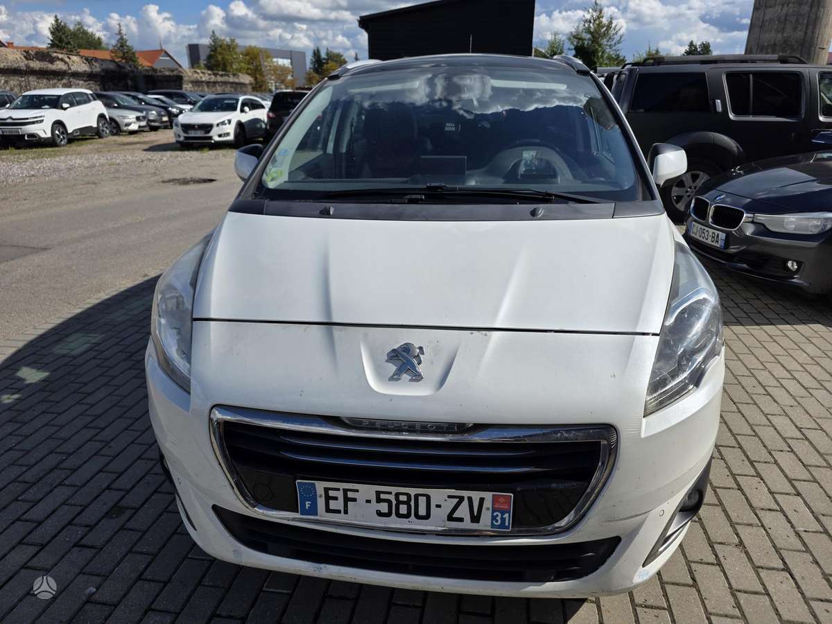 Peugeot 5008 - 8