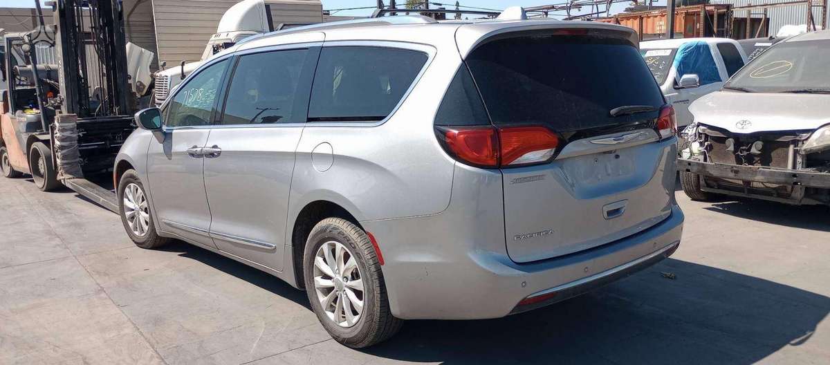 Chrysler Pacifica, 3.6 l., Минивэн