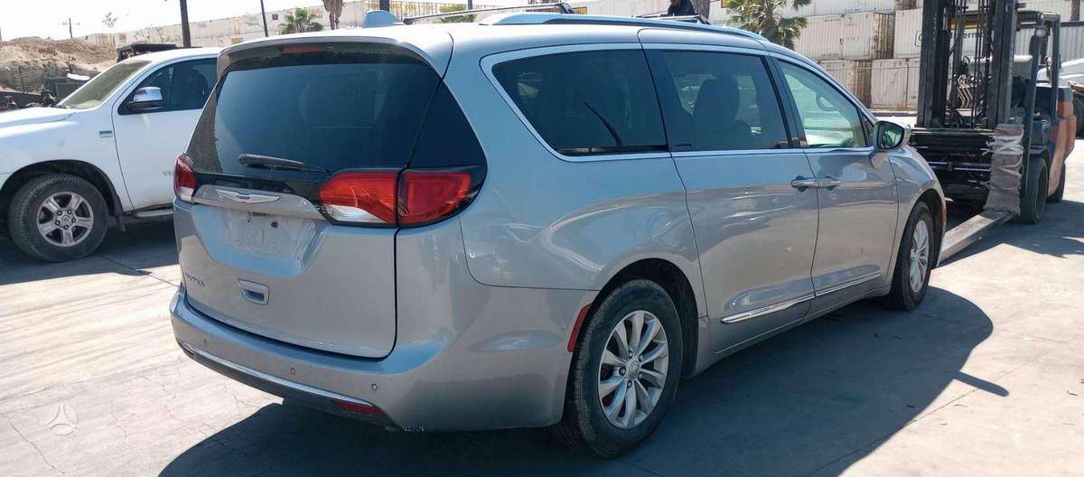 Chrysler Pacifica, 3.6 l., Минивэн
