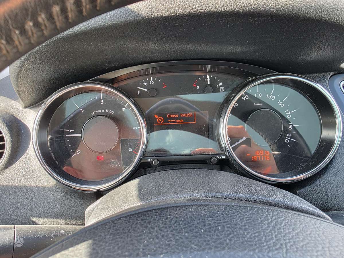 Peugeot 5008 - 11