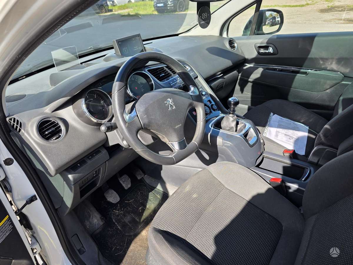 Peugeot 5008 - 12