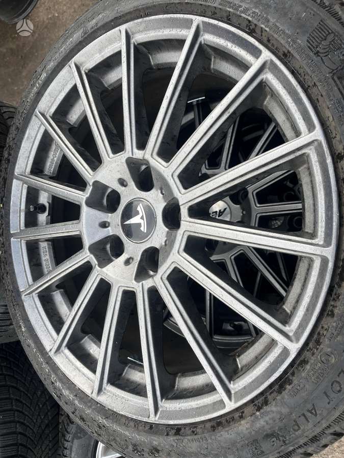 TESLA, light alloy, R18