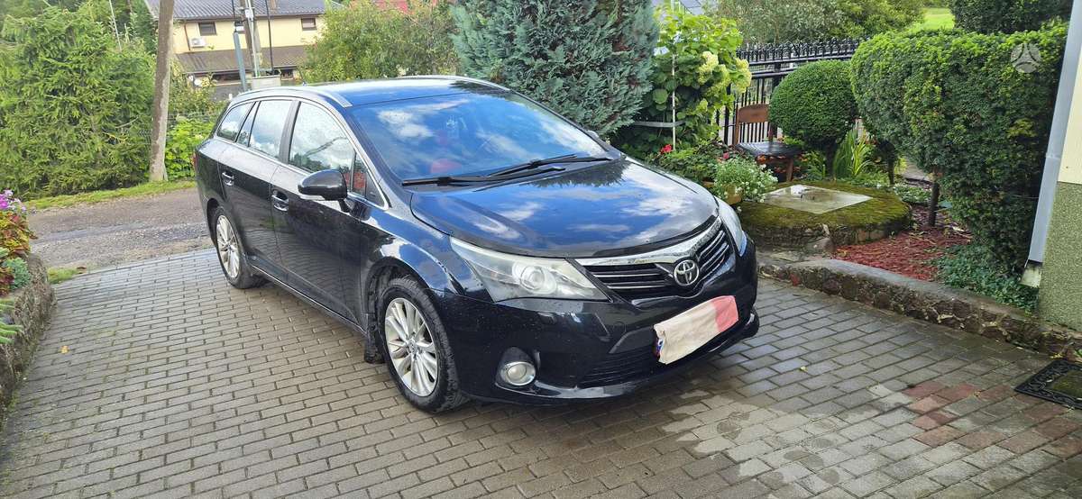 Toyota Avensis - 1