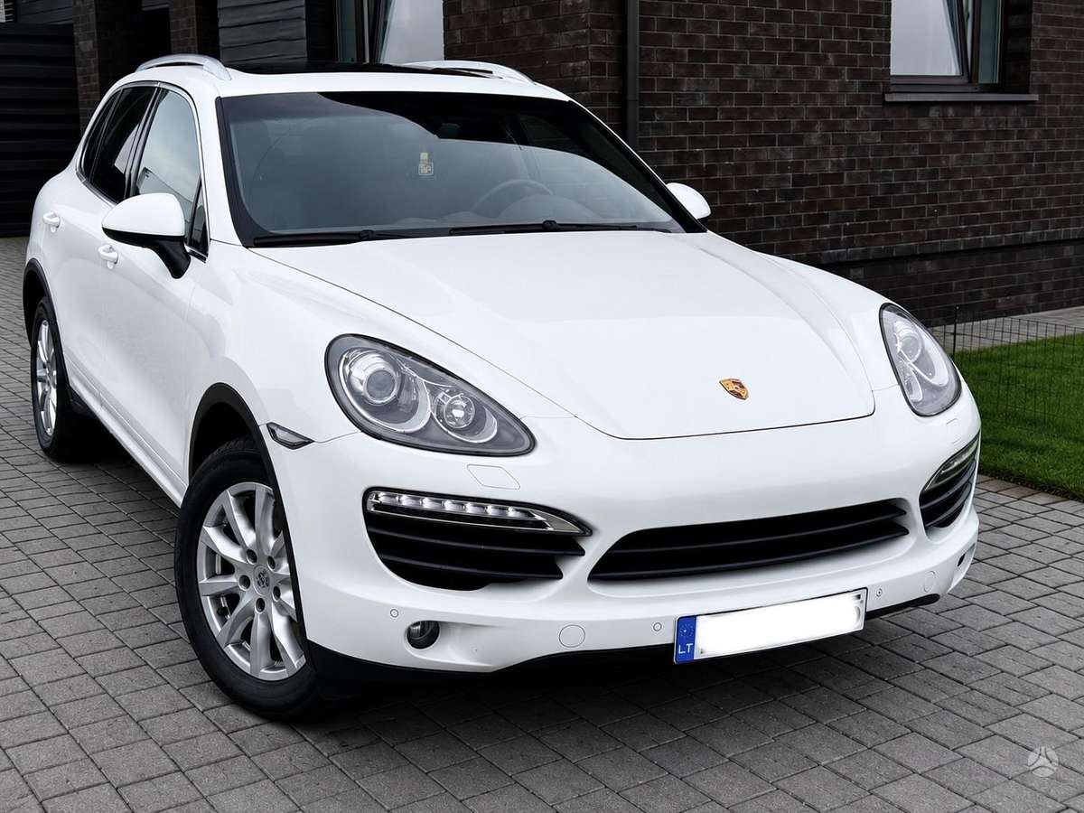Porsche Cayenne - 1