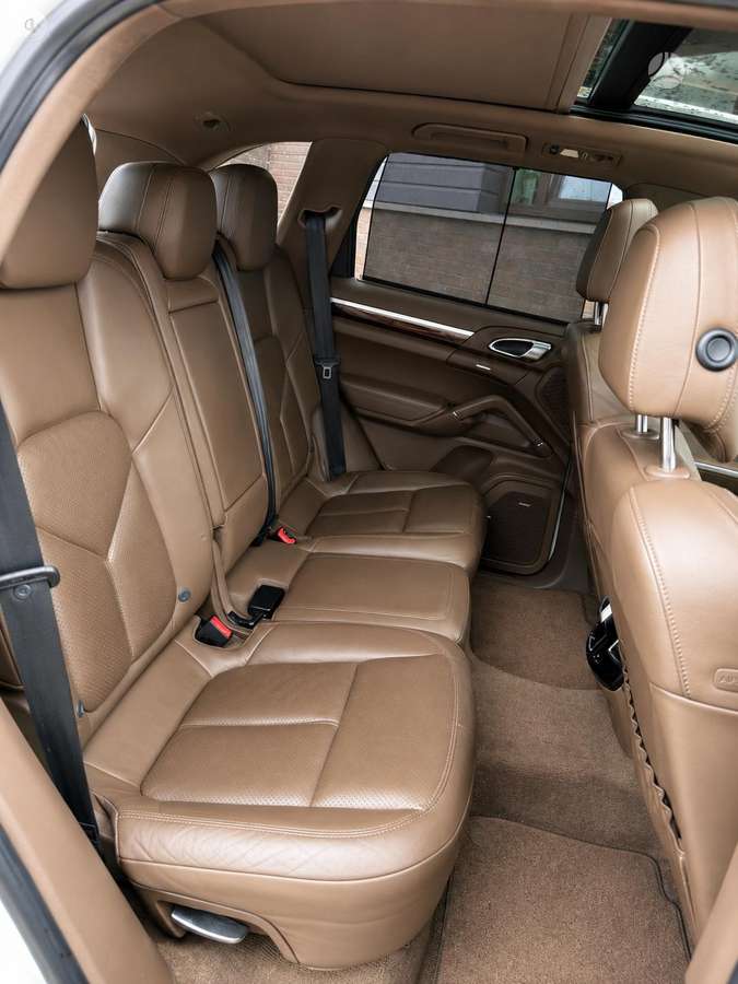 Porsche Cayenne - 10