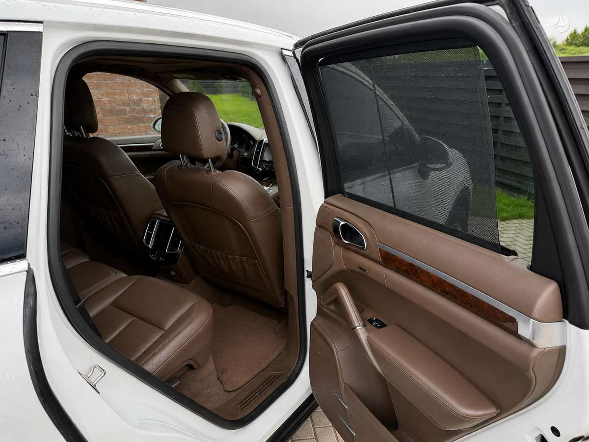 Porsche Cayenne - 12