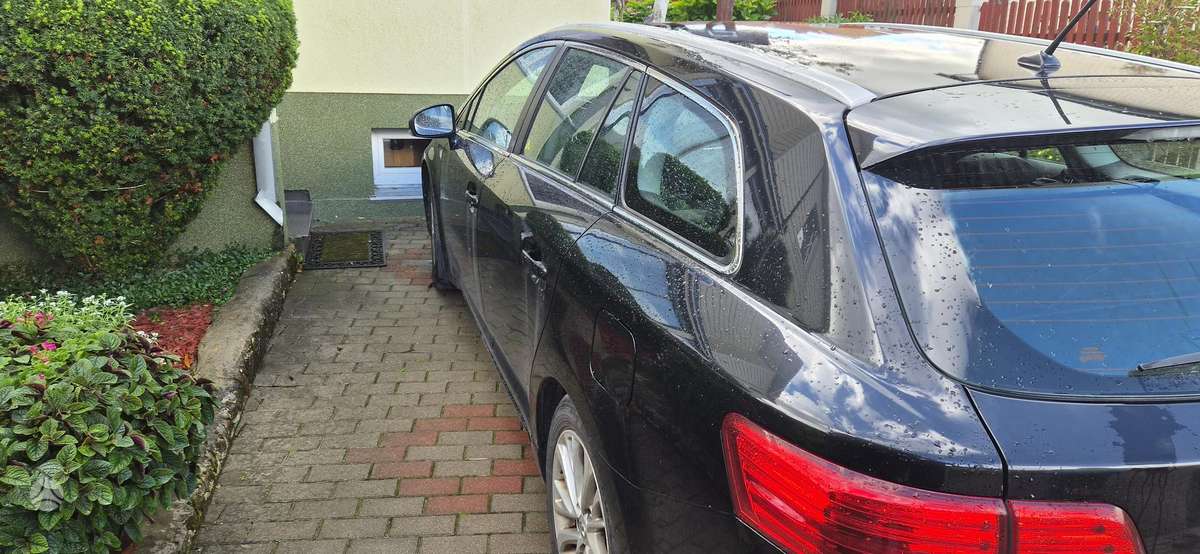 Toyota Avensis, 2.0 l., Универсал