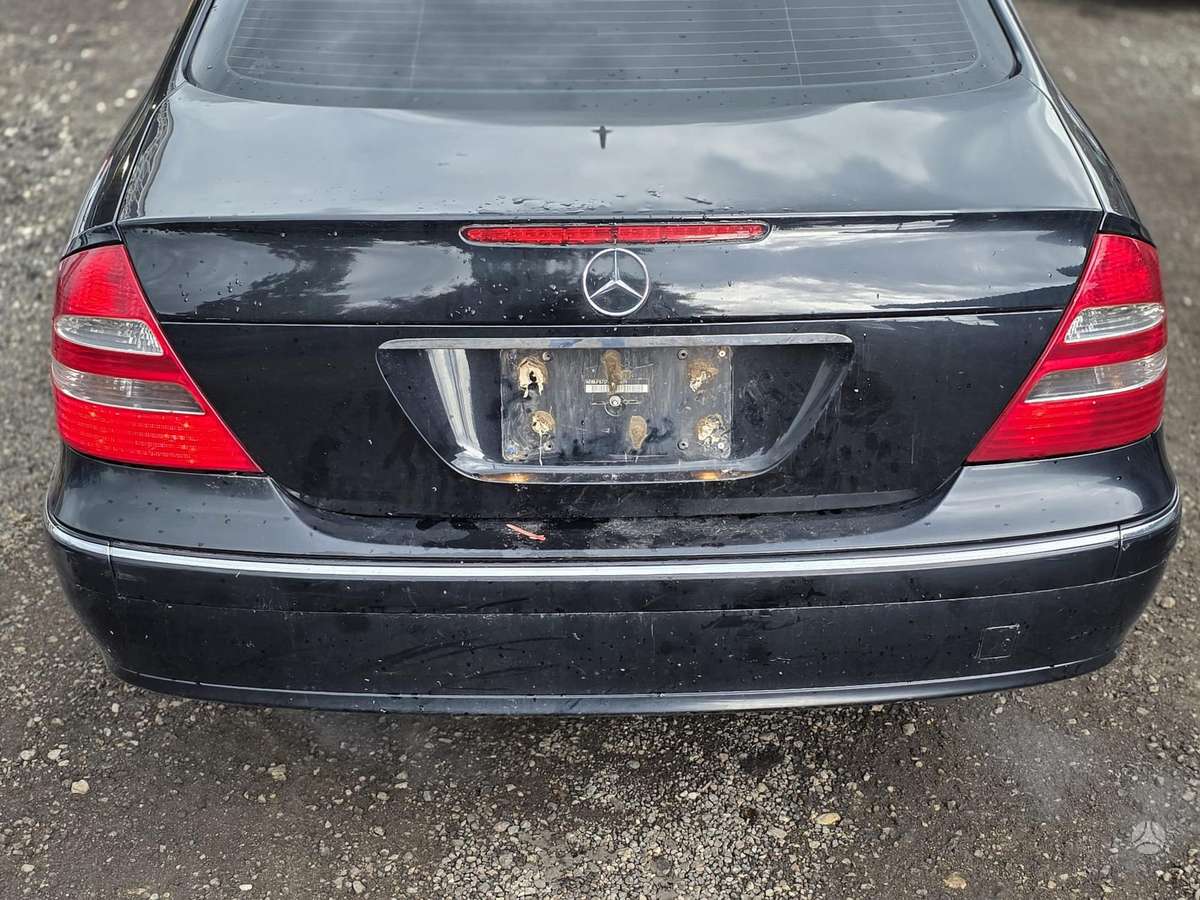 Mercedes-Benz E klasė по частям