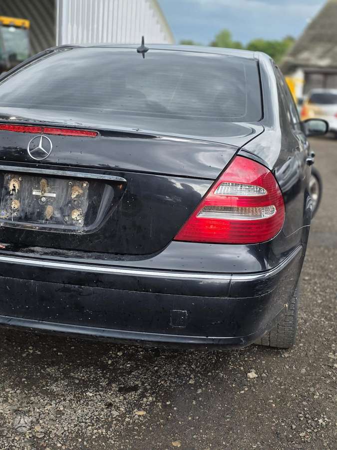 Mercedes-Benz E klasė dalimis