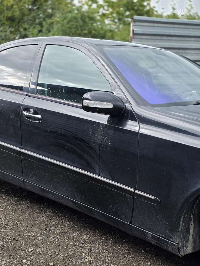 Mercedes-Benz E klasė по частям