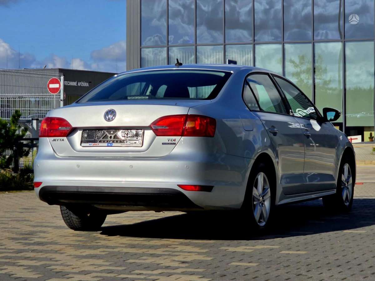 Volkswagen Jetta - 10