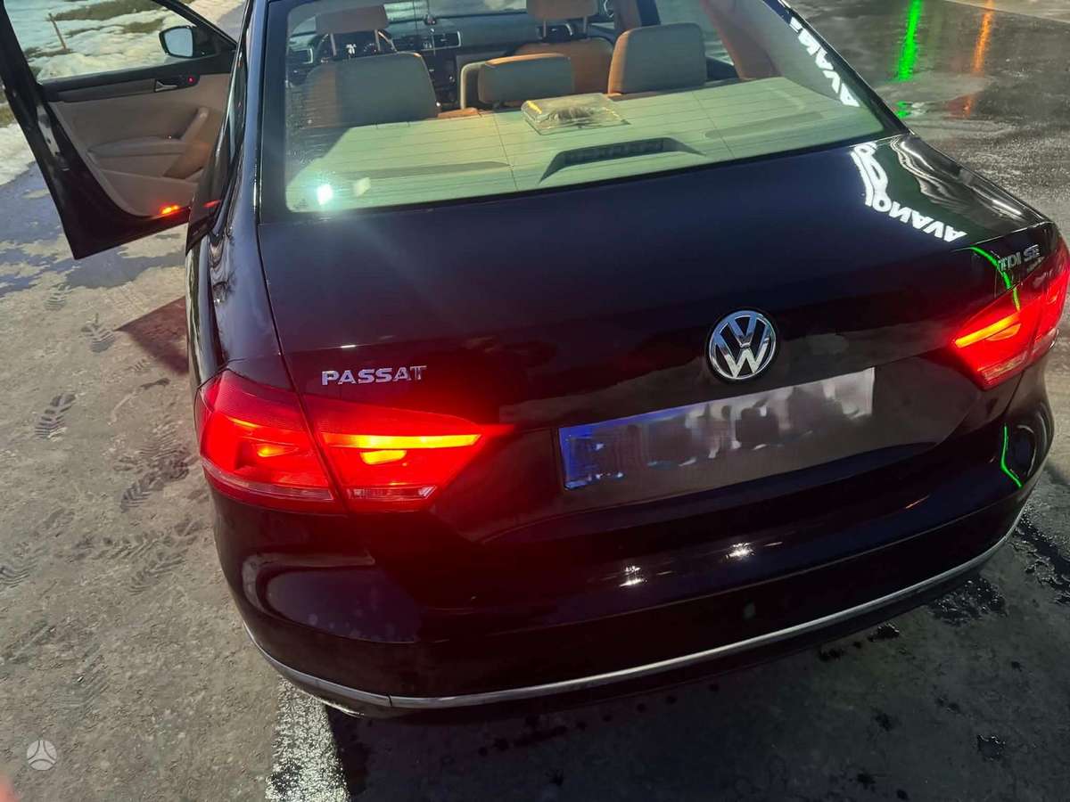 Volkswagen Passat - 4