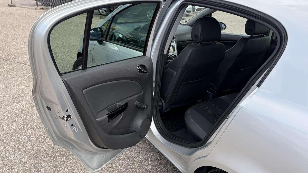 Opel Corsa, 1.3 l., hatchback